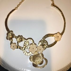 Vintage statement flower necklace